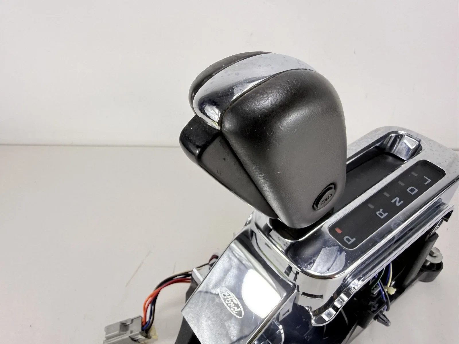 2007-2010 Ford Edge Automatic Transmission Floor Shift Lever Shifter Assembly image 4