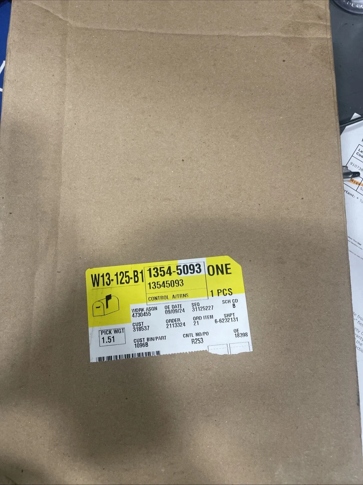 Automatic Transmission Control - GM 13545093 image 4