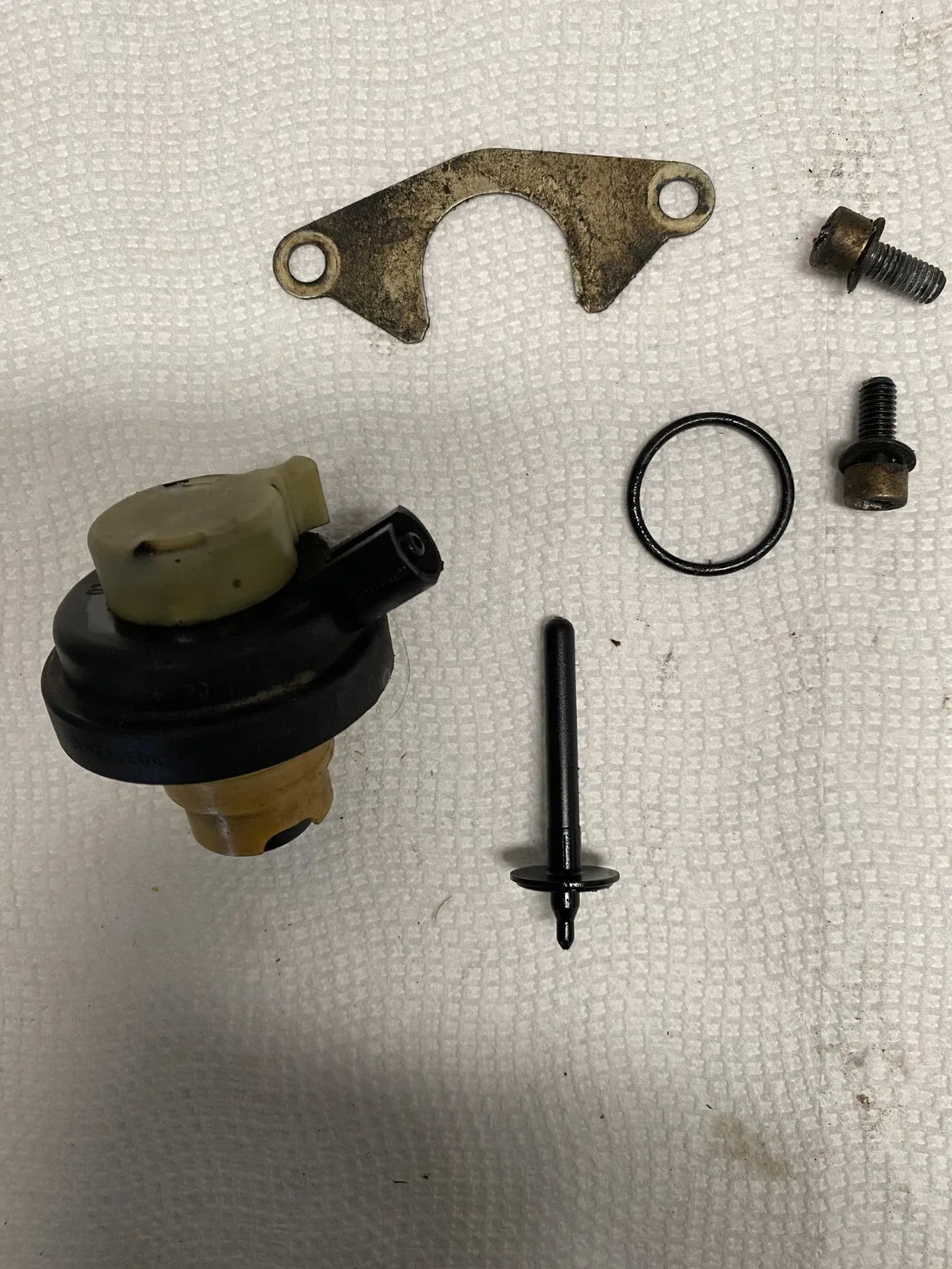 Mercedes Vacuum Modulator for 722.3xx, 722.4xx, 722.5xx Automatic Transmissions