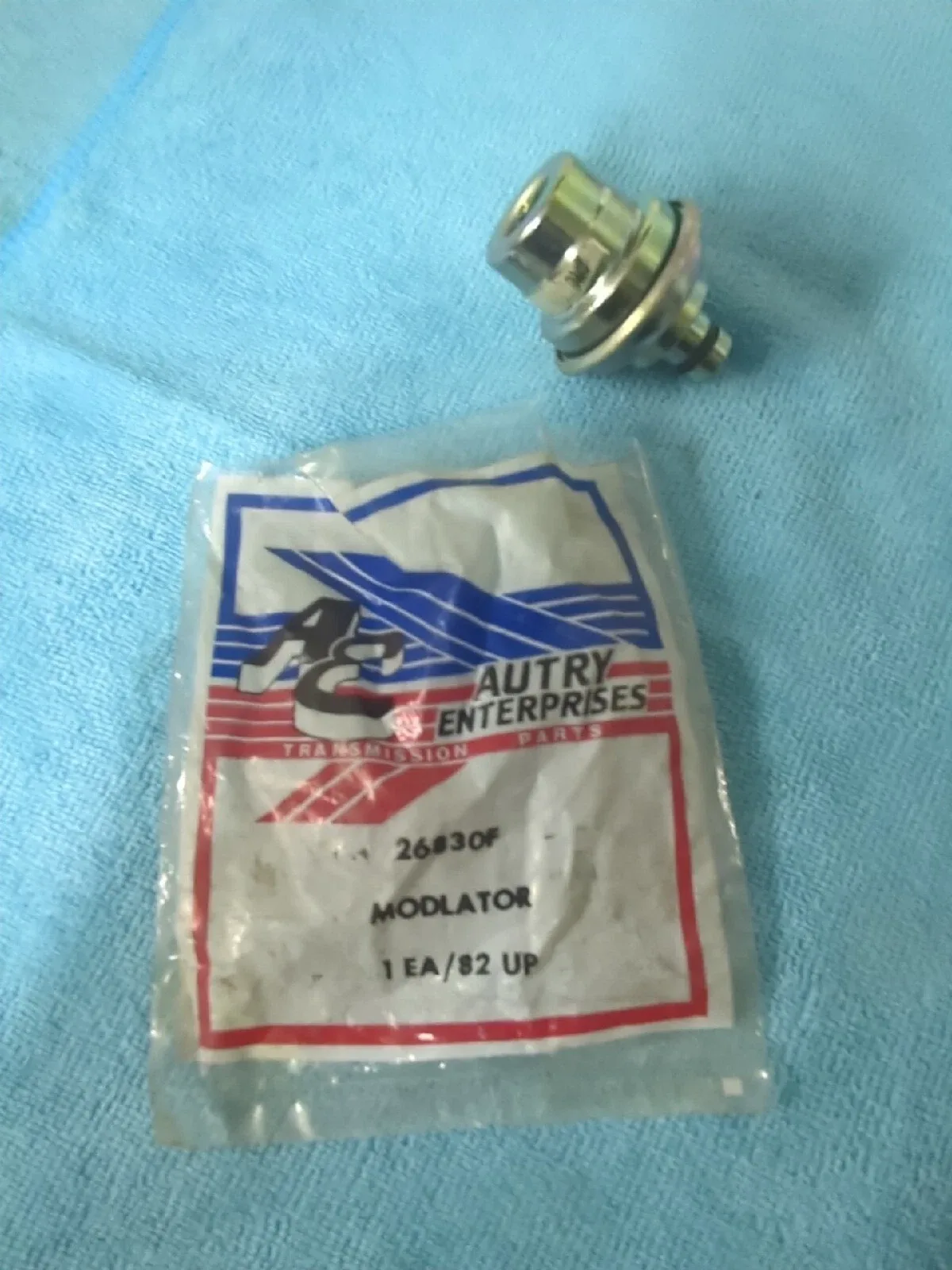 NOS Ford C4 C5 Adjustable Vacuum Modulator 26830F Push In 82+ White Stripe