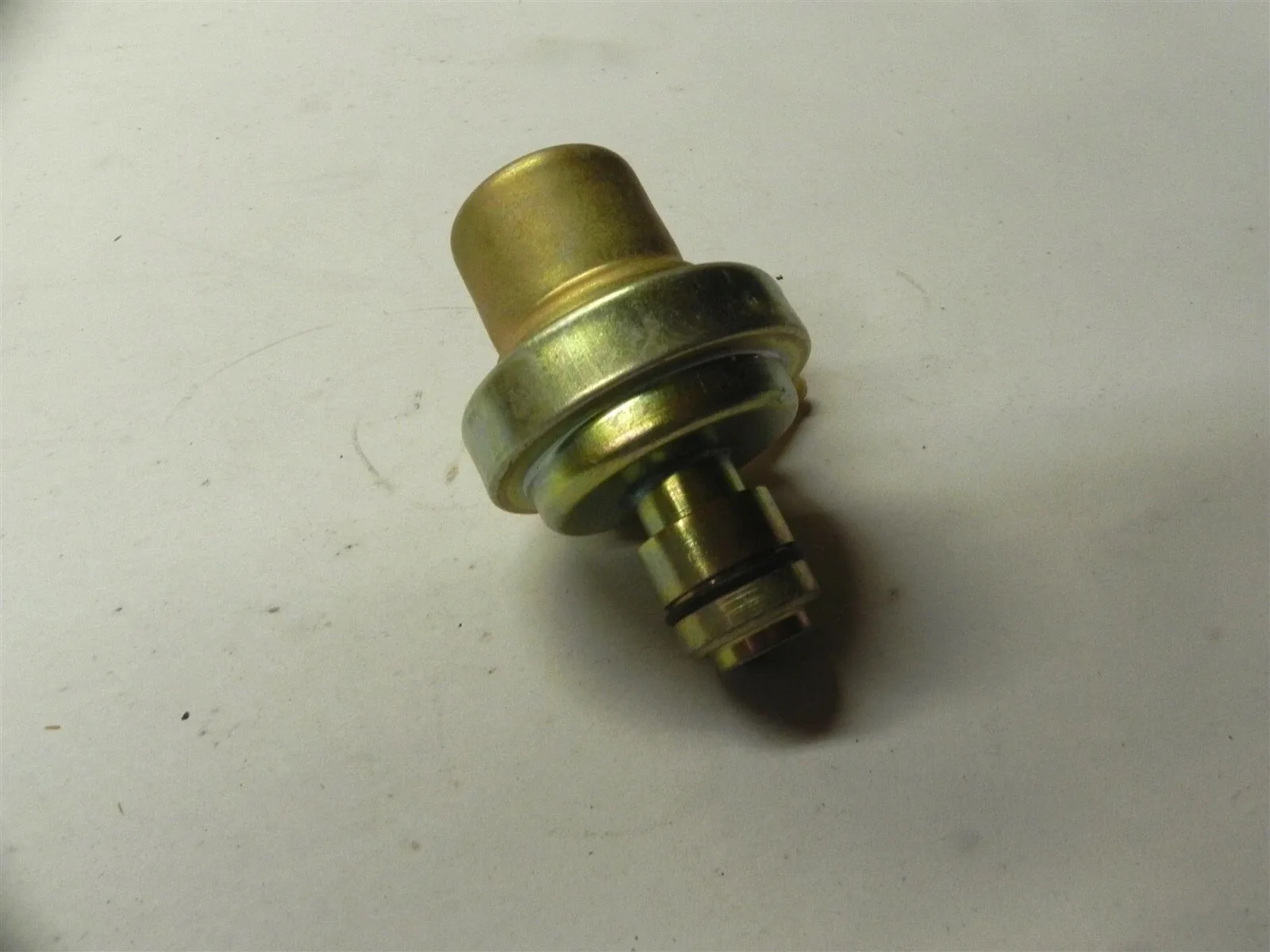 FORD D4ZZ7A377B TRANSMISSION VACUUM MODULATOR 74 75 76 FORD MERCURY TM-35 image 2