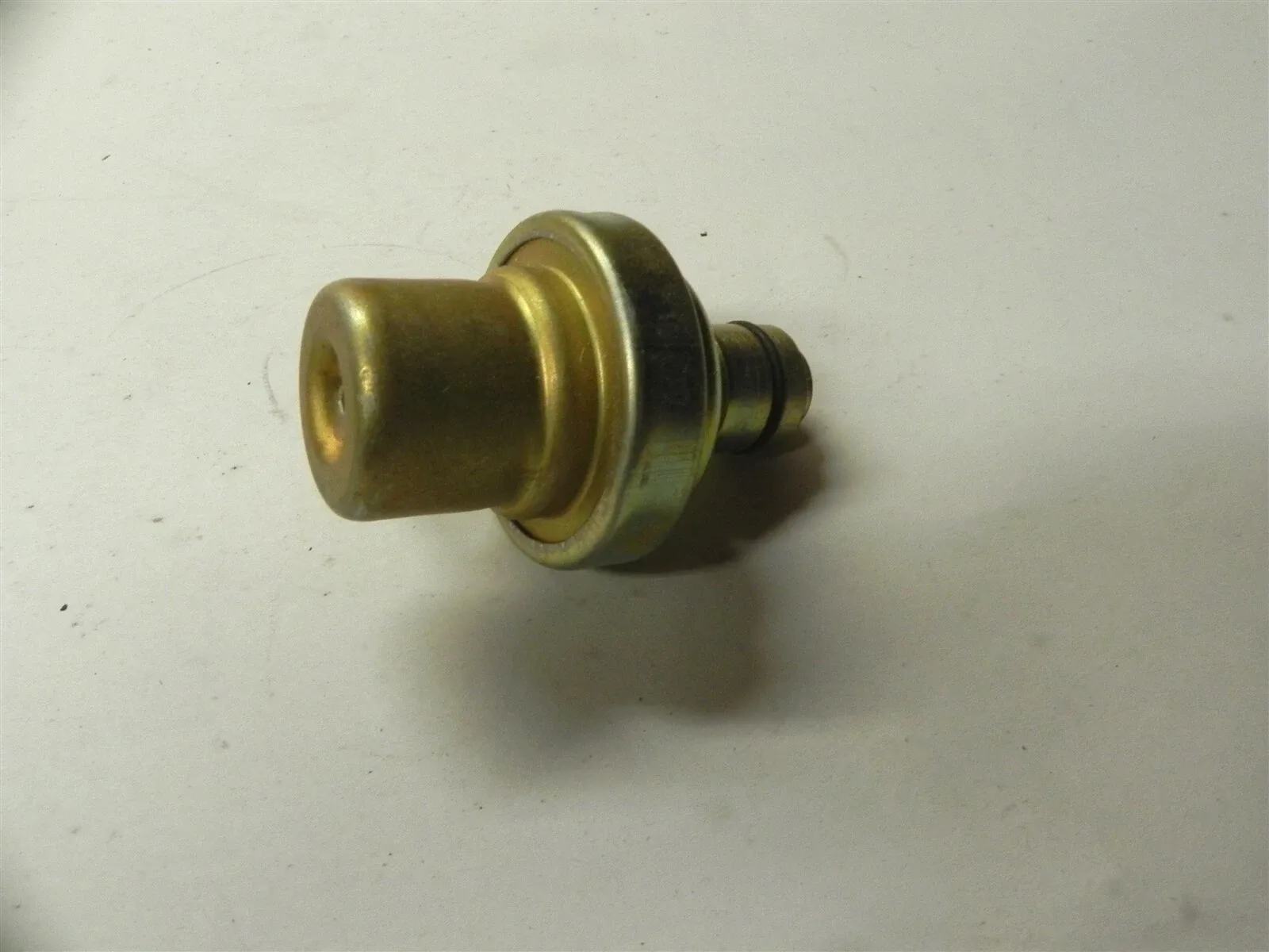 FORD D4ZZ7A377B TRANSMISSION VACUUM MODULATOR 74 75 76 FORD MERCURY TM-35