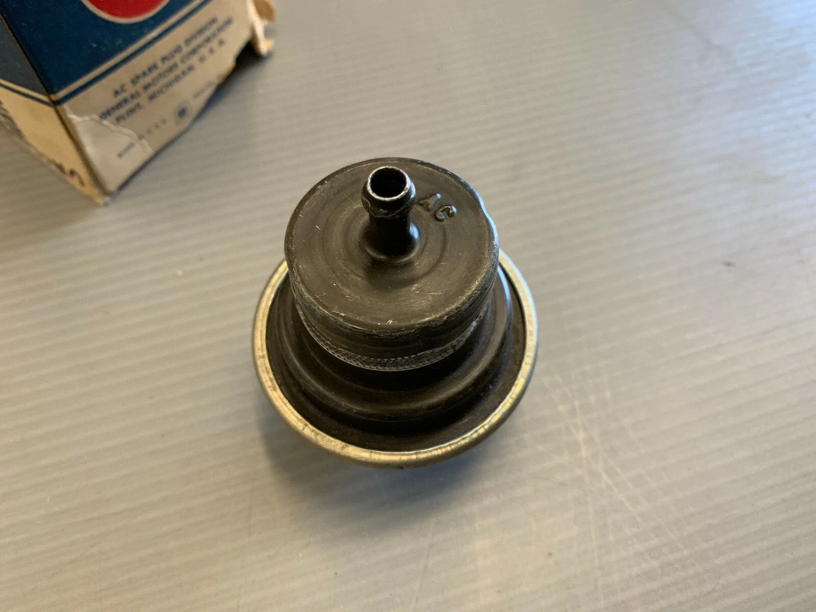 NOS 1962-72  Chevy II Nova Powerglide Transmission Vacuum Modulator 6 Cyl or V8 image 2