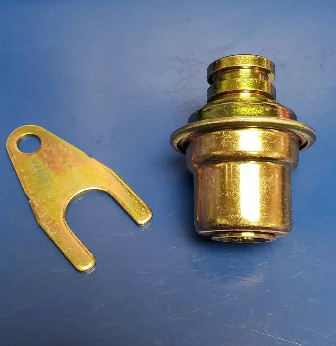 .  N4AEL Vacuum Modulator with Bracket PUSH-IN 1984-ON for Nissan