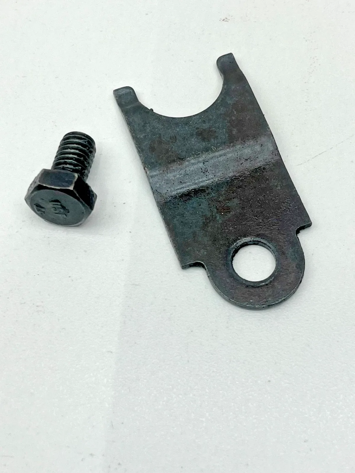 Turbo 400 T400  Transmission Vacuum Modulator Bracket with Bolt image 2