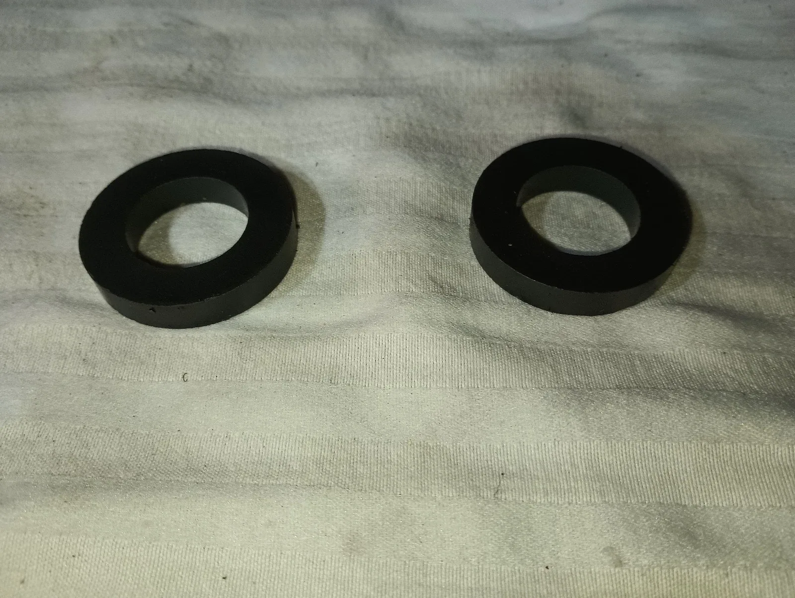2002+ Ford Explorer / Aviator / Mustang 5R55S Oil Pan Round Magnets (5R55S) image 4