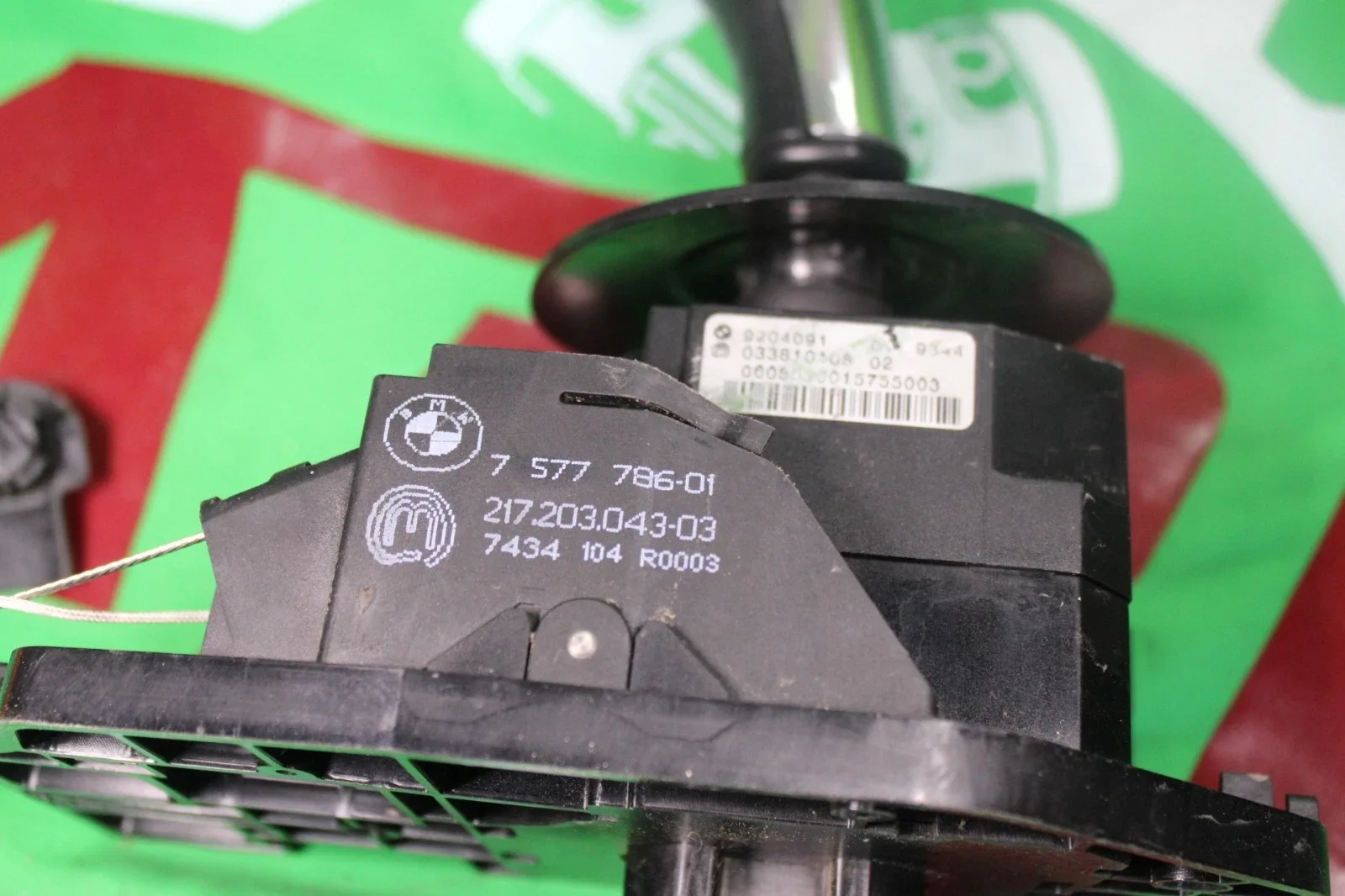 BMW M5 E60 E61 E63 E64 528i 535i 550i Shifter Assembly Gear Selector Lever Knob image 4