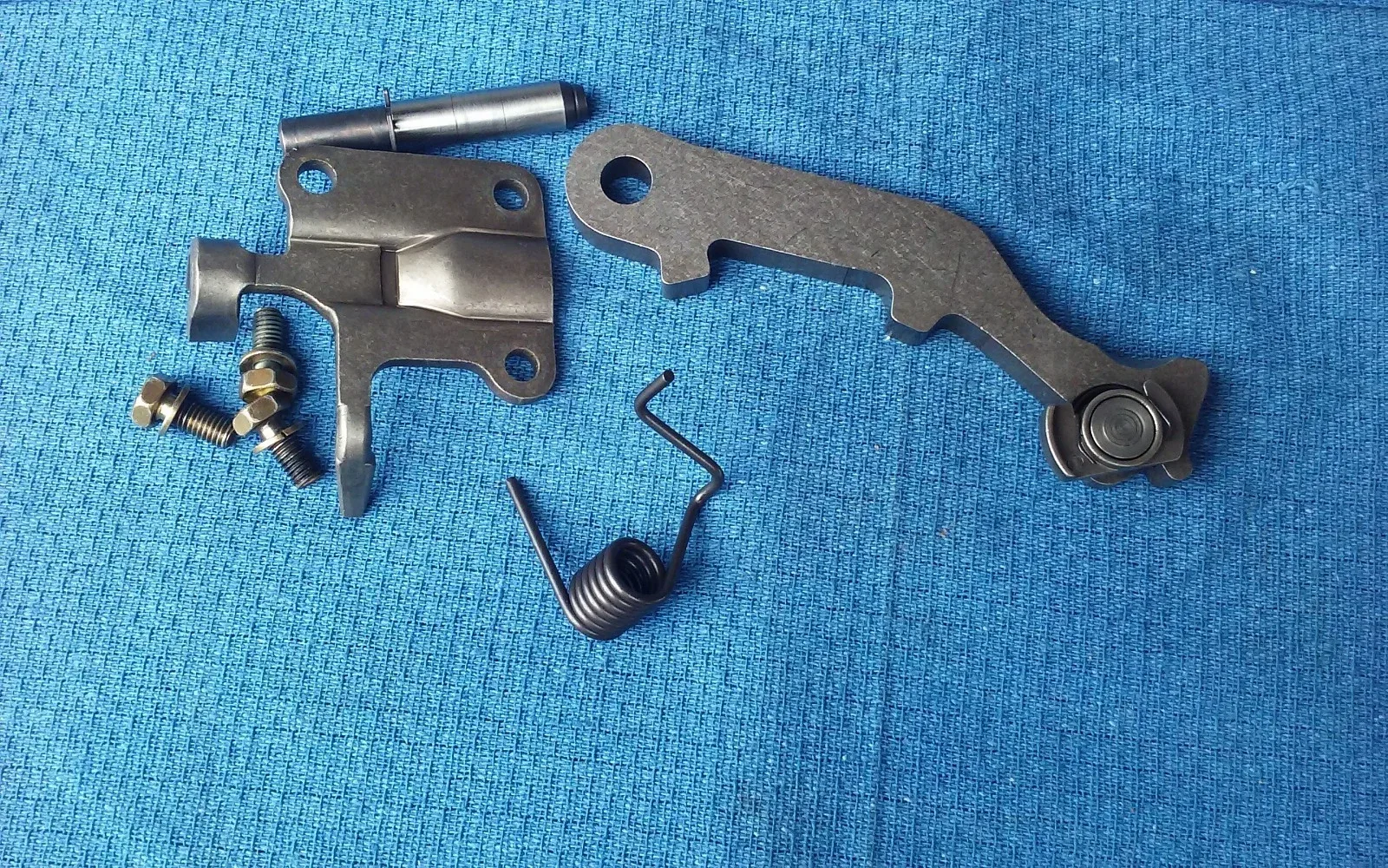 OEM A650E Parking Park Lock Pawl Shaft Spring Rod Bracket Aisin Bolts Assembly