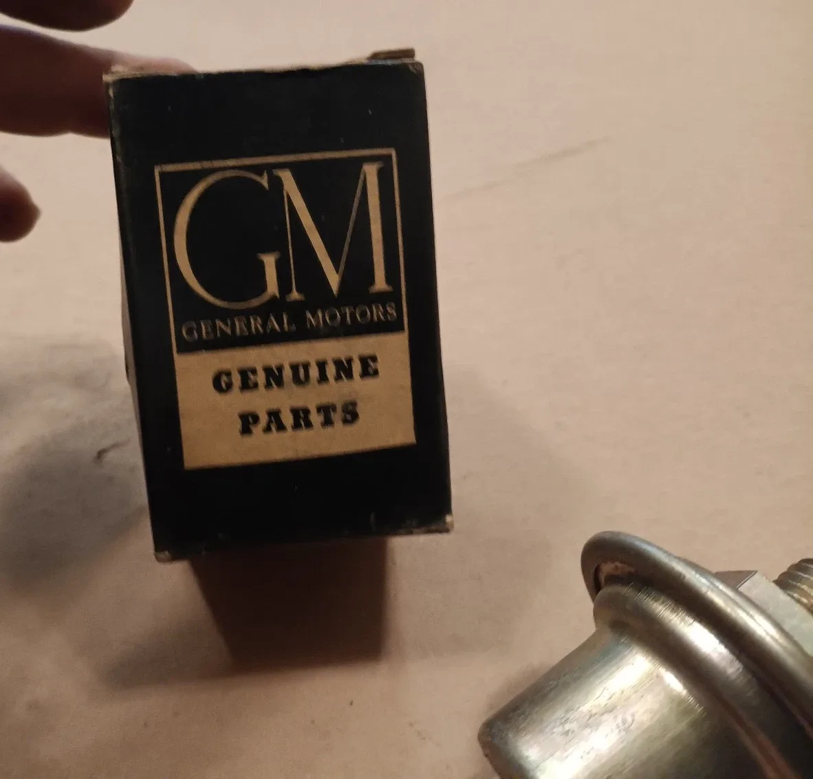 NOS GM cast iron Powerglide vacuum modulator 58 59 60 61 62 Chevy transmission image 4