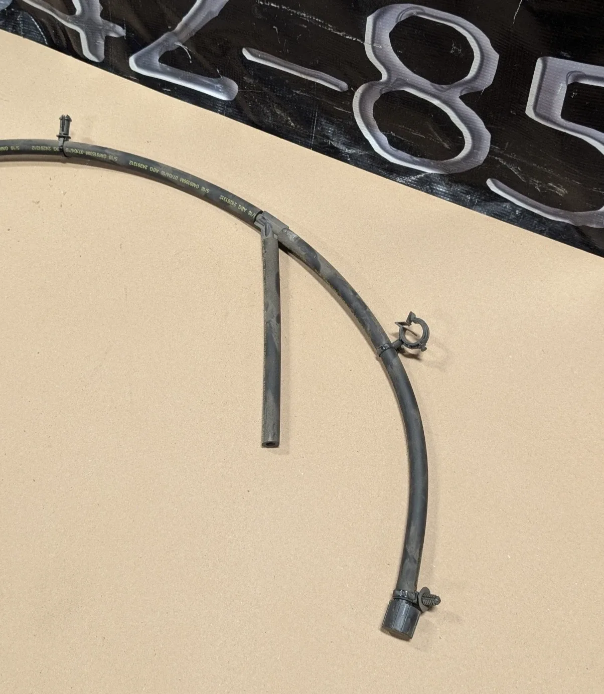 2014-2018 Transmission Vent Hose Chevy Silverado GMC Sierra 1500 24261312 New GM image 2