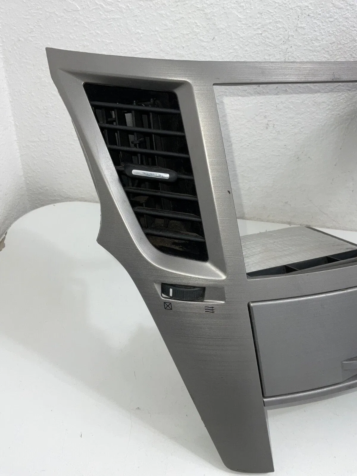 2011 SUBARU LEGACY Radio and Air vent Trim  T14705 OEM image 2