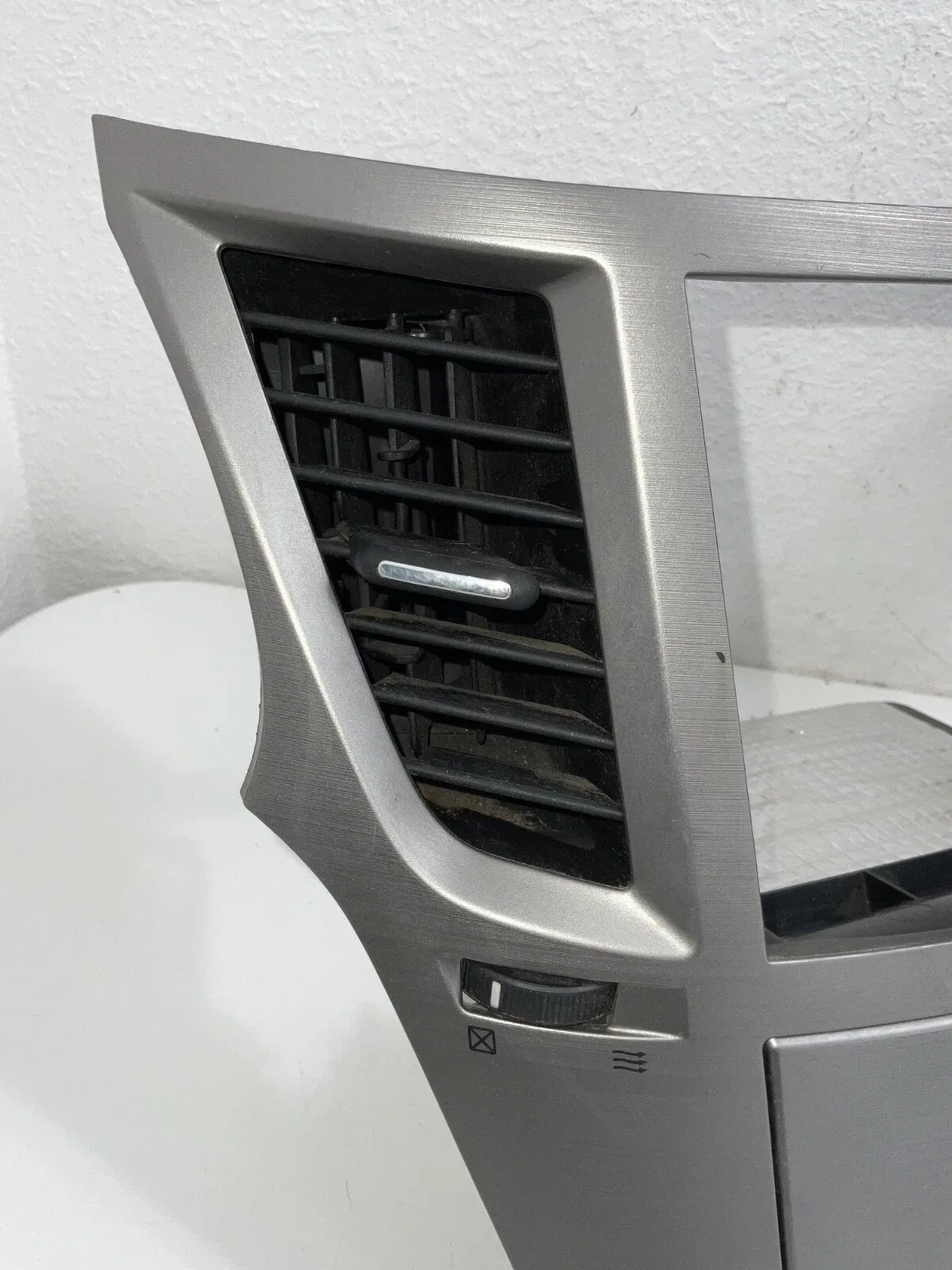 2011 SUBARU LEGACY Radio and Air vent Trim  T14705 OEM image 3