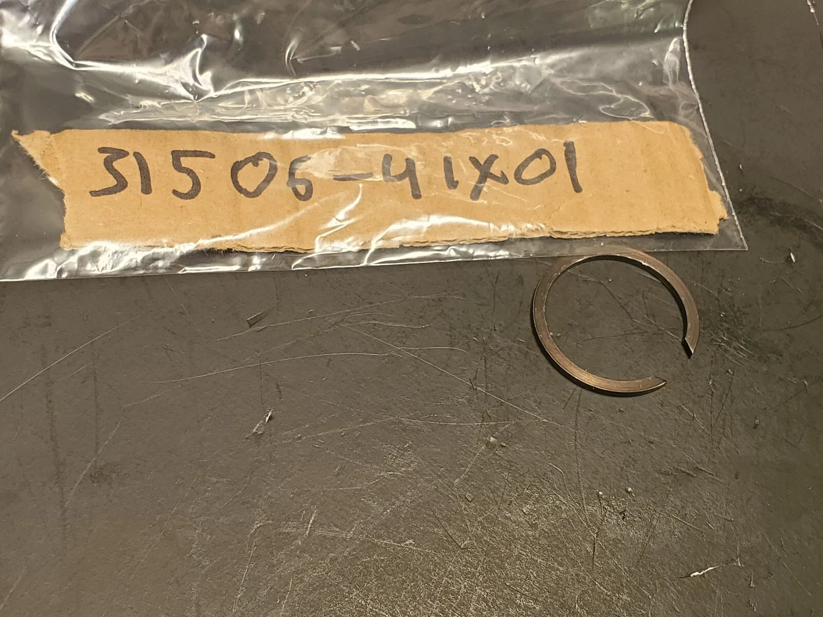 S13 S14 Z32 RE4R01A Parking Pawl Gear Output Shaft Circlip Snap Ring 31506-41X01 image 2