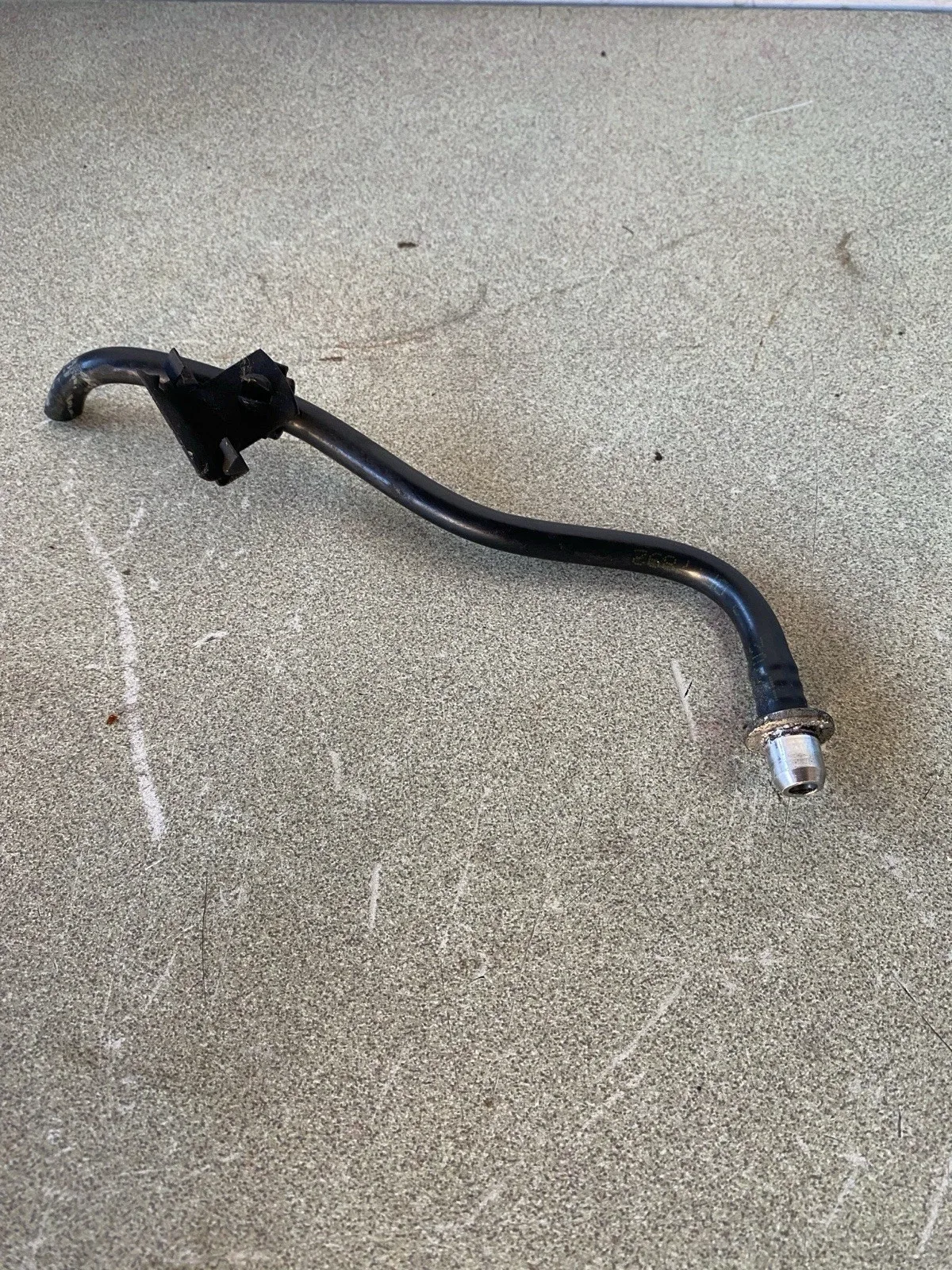 02-08 MINI COOPER BASE/R50/R52/CVT TRANSMISSION OEM VENT TUBE image 2
