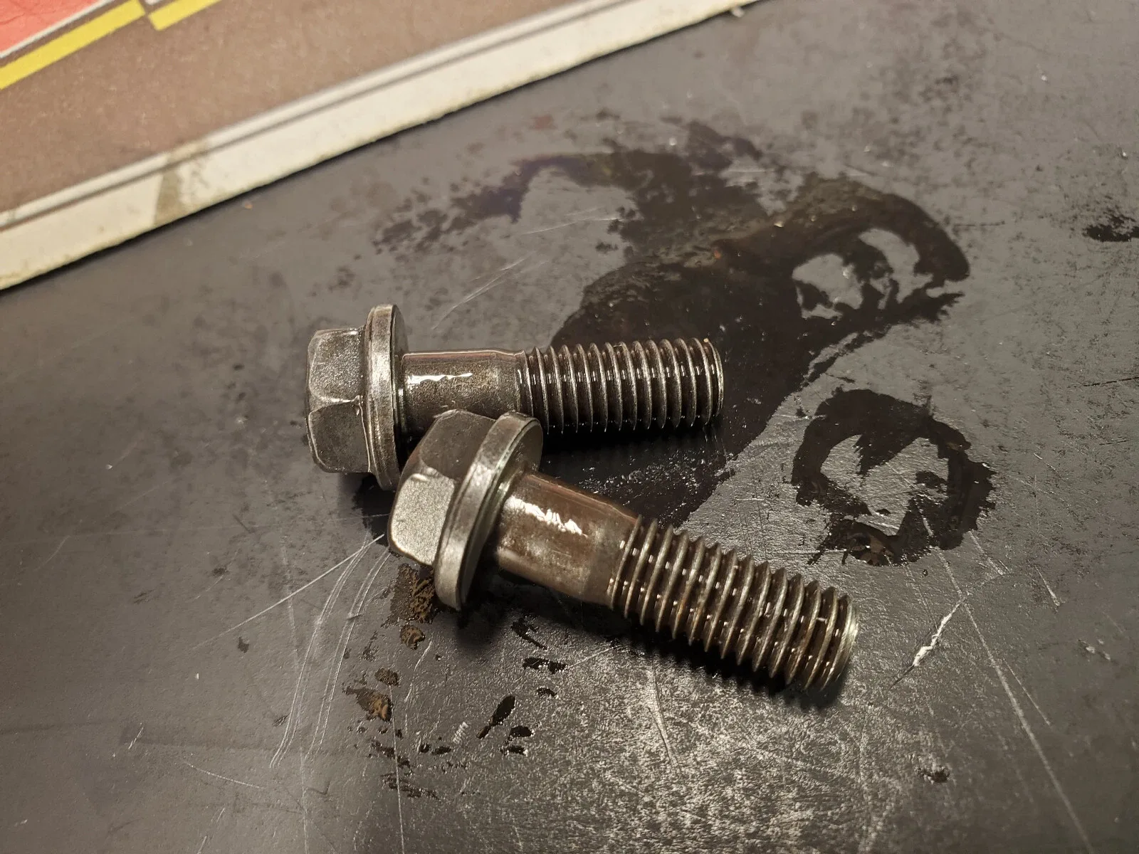 S13 S14 RE4R01A Parking Pawl Gear Lock Lever Arm Support Bolts 31377-41X00 image 2