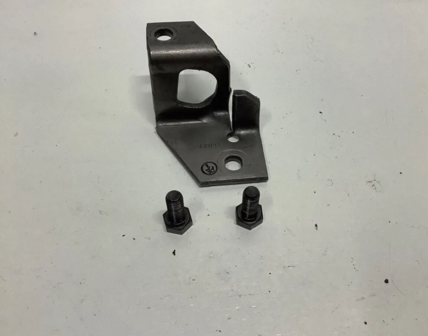 GM 4L60E/4L65E AUTOMATIC TRANSMISSION PARKING PAWL RETAINER BRACKET WITH BOLTS