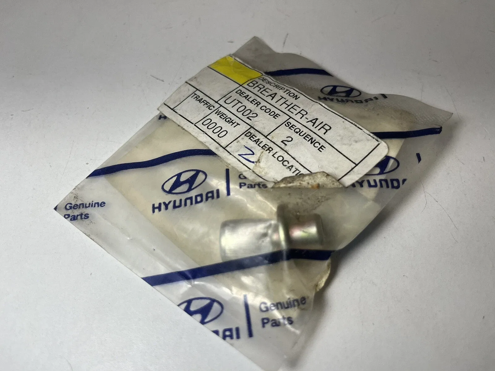 Genuine OEM Hyundai 47349-39000 AutoTrans Air Breather 2000-2006 Santa Fe NOS image 3