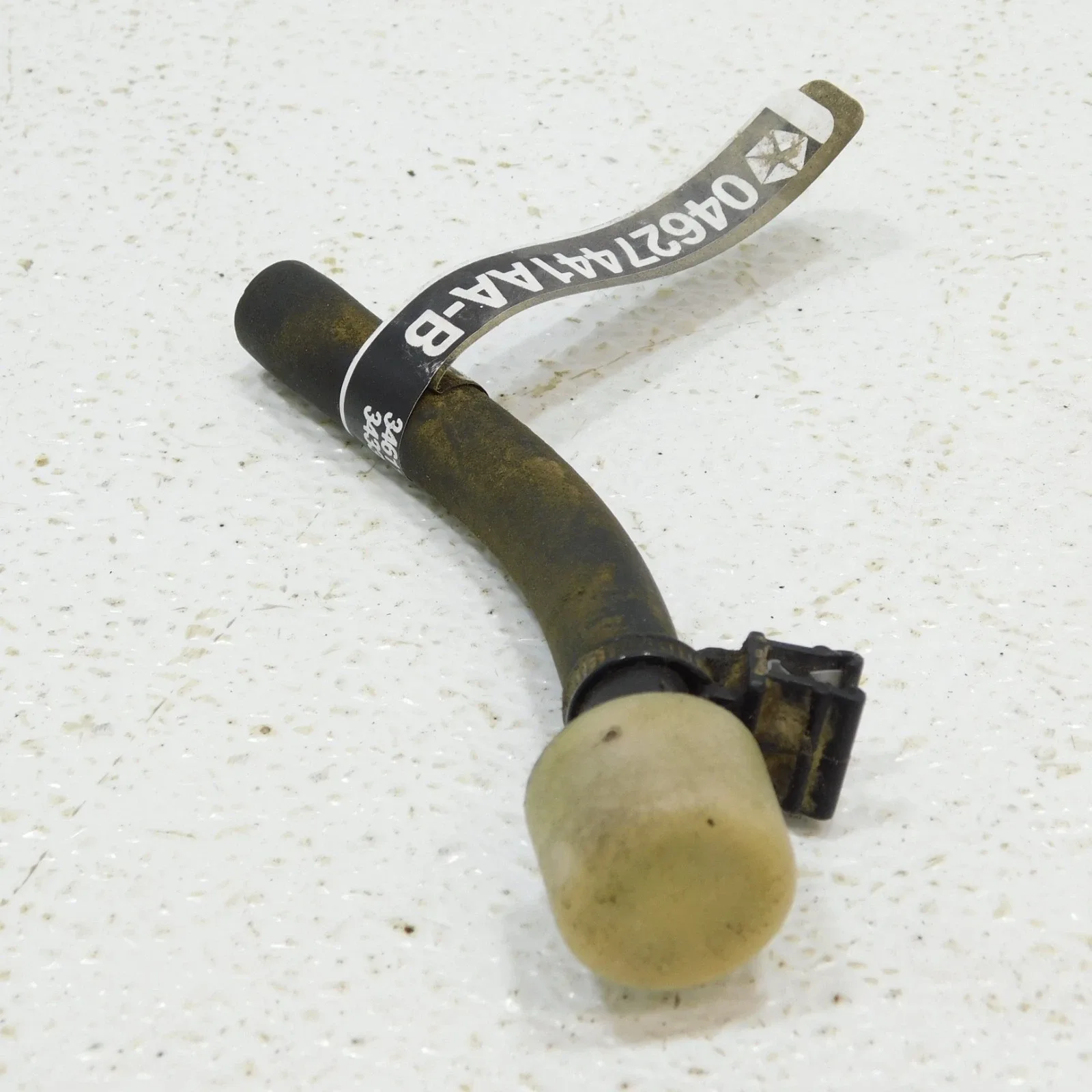 1pc 14-19 Jeep Cherokee 2.4L Auto Transmission Breather Vent Hose Tube 4627441AA image 2