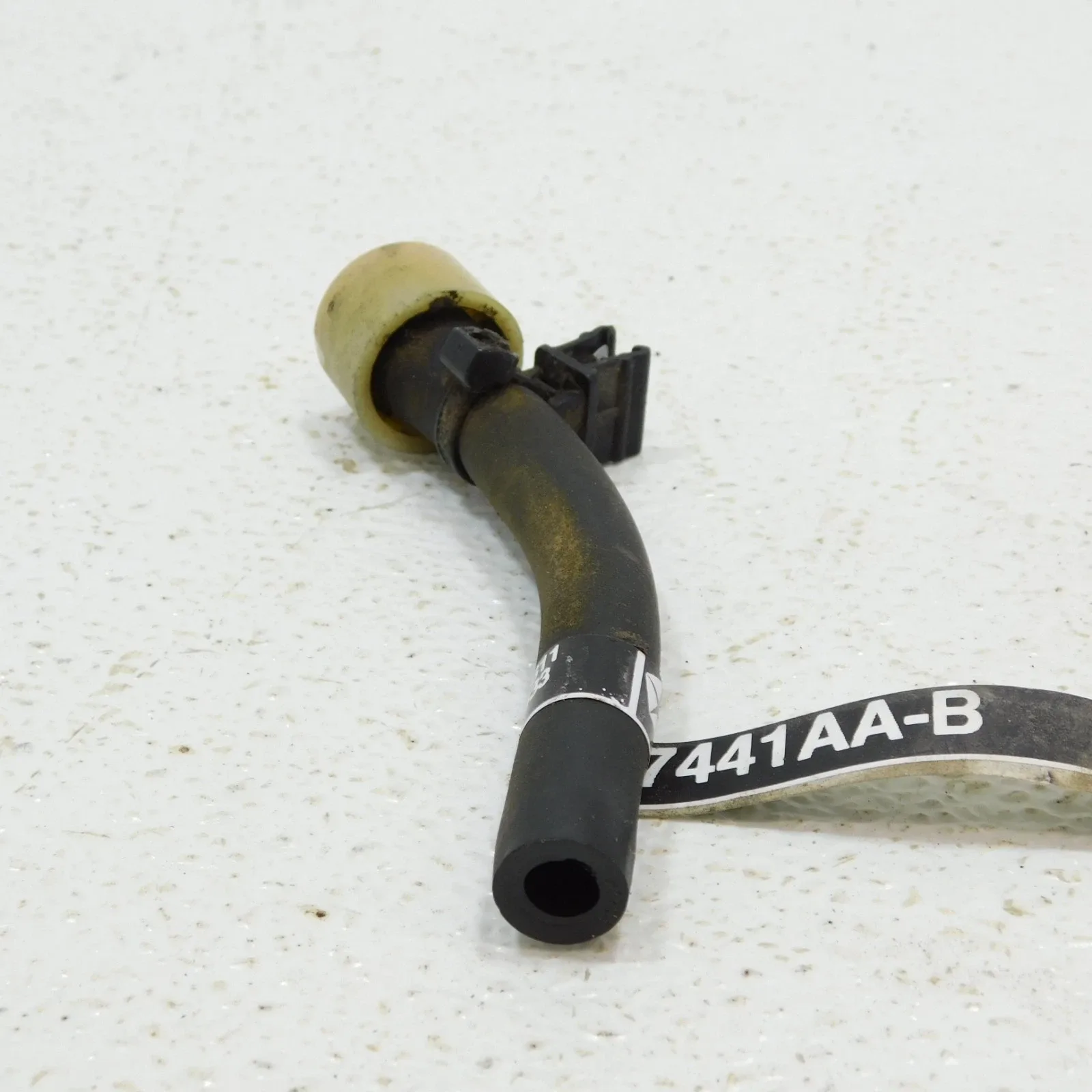1pc 14-19 Jeep Cherokee 2.4L Auto Transmission Breather Vent Hose Tube 4627441AA image 4