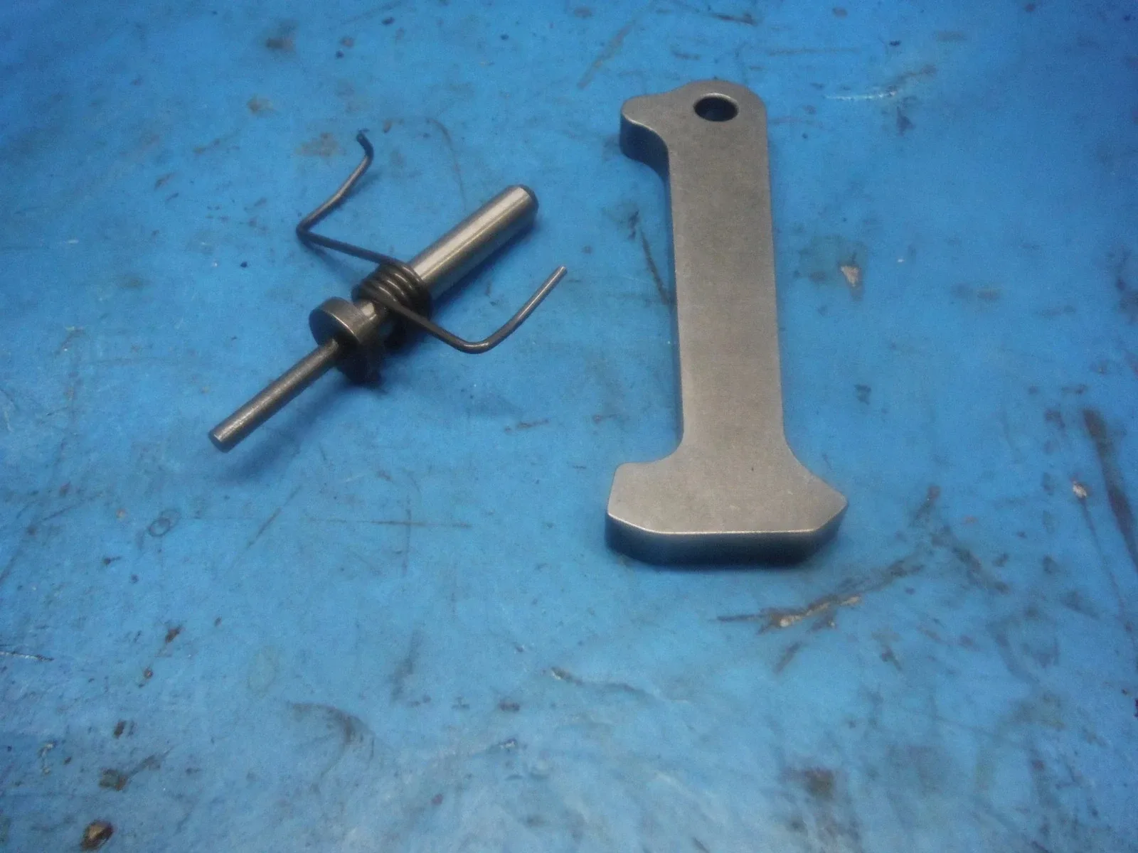 6T40E, 6T40, 6T45E, 6T45 GM automatic transmission parking pawl w/ pin & spring image 2