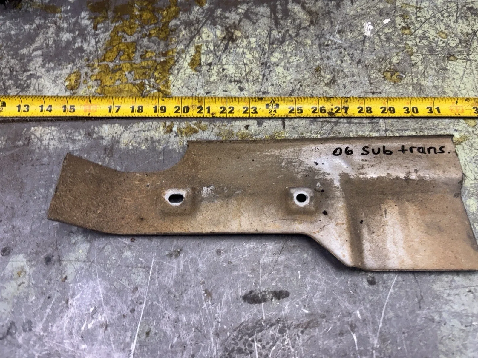 03-06 Gm truck Transmission Heat Shield image 2