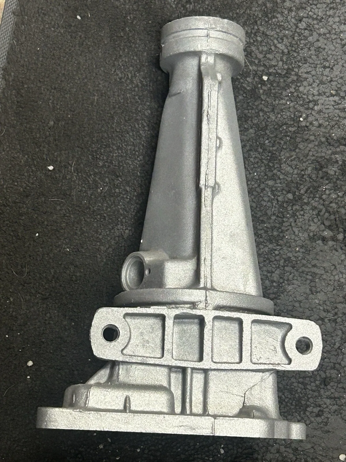 C-4 EXTENSION HOUSING WITH VENT 1970 up mustang falcon c4 ford automatic image 3