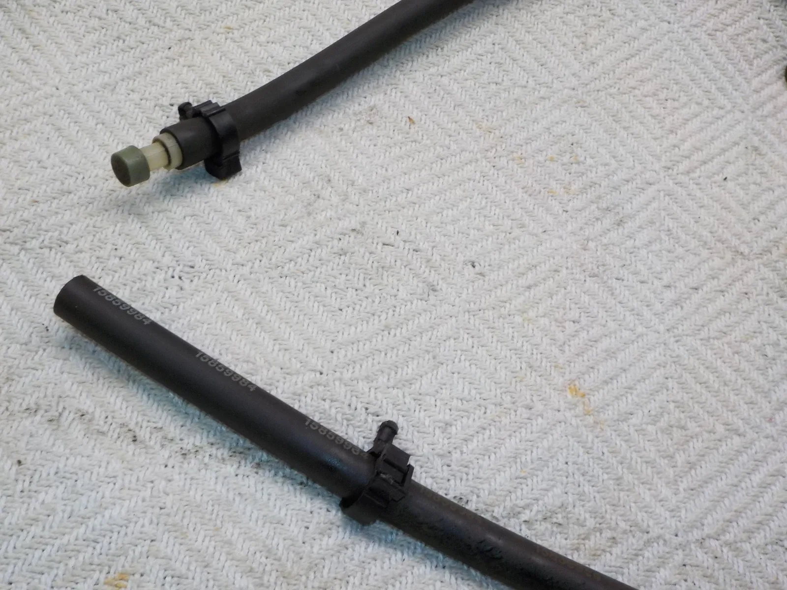 07-13 Chevy Silverado 1500 automatic transmission breather line hose w vent image 2