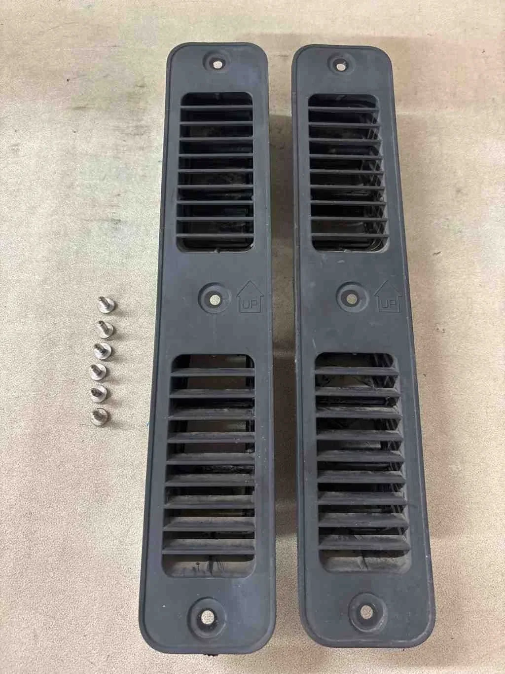 1991 Nissan Hardbody Pickup Rear Body Cab Vents Set of 2 OEM 74730NN0100