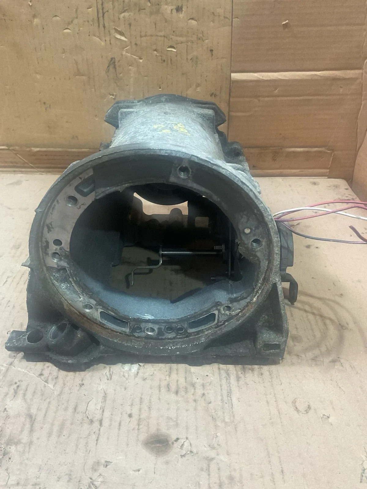 c4 1970 up case  fill ford automatic trans replacement case only no vent push in image 3
