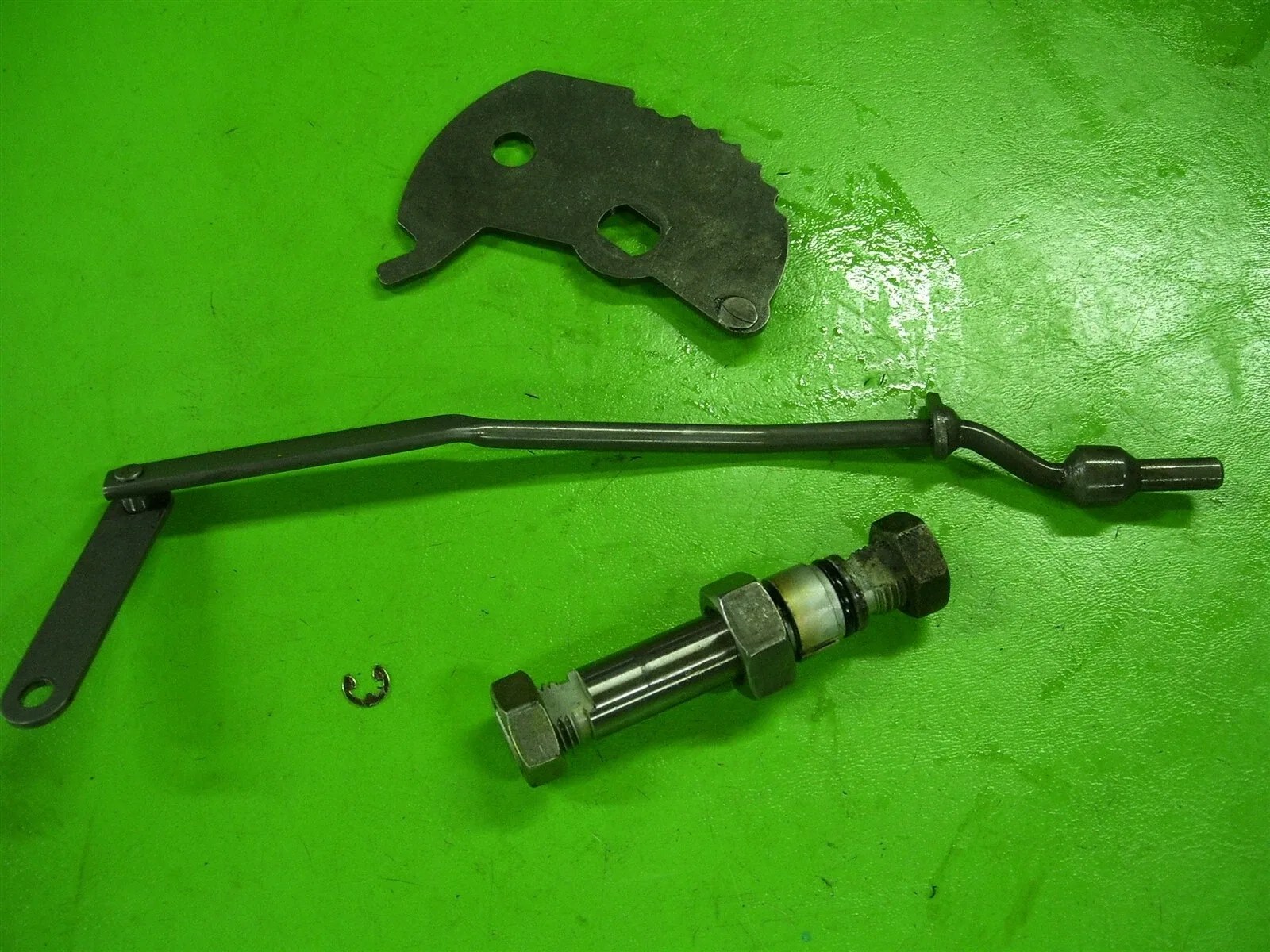 280Z Datsun 280ZX 1980 AUTOMATIC TRANSMISSION 3N71B Parking Shift Mechanism image 2