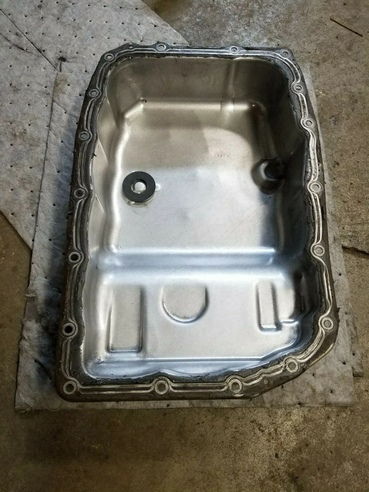 CADILLAC ESCALADE 6L80 TRANSMISSION FLUID OIL PAN OEM 2007-2008 image 2
