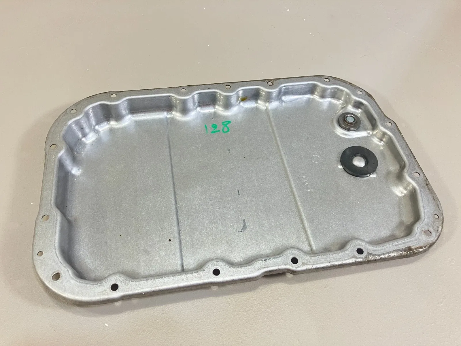 2007-2013 BMW 128I 323I 328I E93 Automatic Transmission Oil Pan 83220397114 image 3