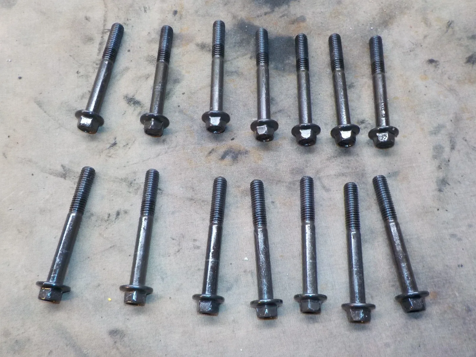 2001-2004 Chevy Silverado 2500HD Valve Body Mount Bolts - Allison 1000 (6.6 LB7)