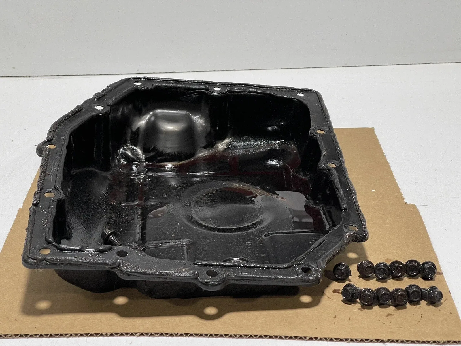 Jeep TJ Wrangler OEM 4.0L 42RLE Transmission Oil Pan w/ BOLTS 03-06 04 05 CC R6 image 2
