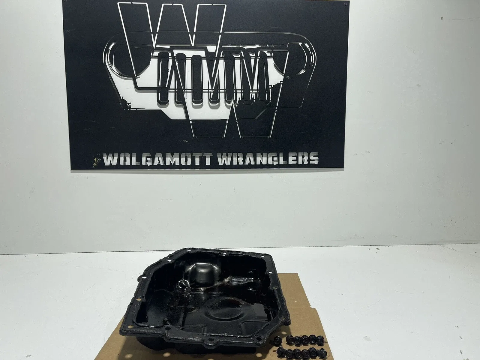 Jeep TJ Wrangler OEM 4.0L 42RLE Transmission Oil Pan w/ BOLTS 03-06 04 05 CC R6