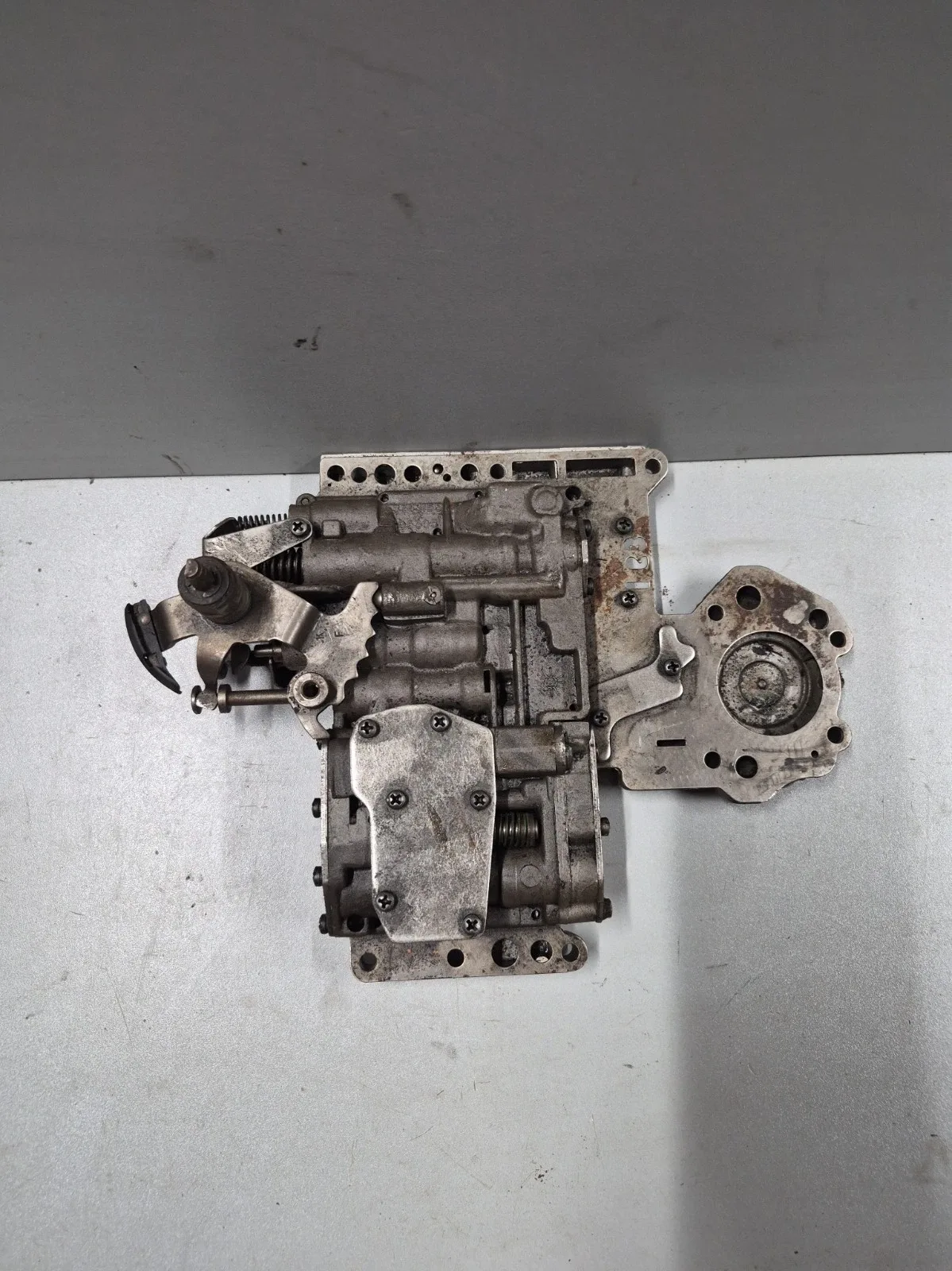 1977 Chrysler TF727 Valve Body MPN 3743155 image 2