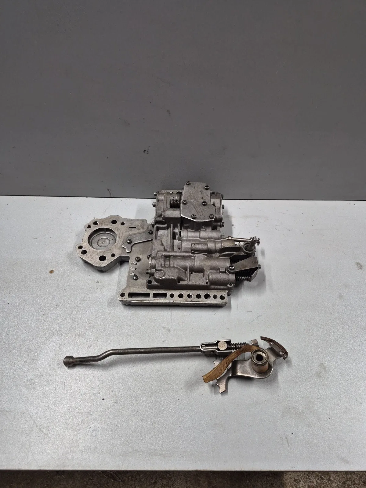 1973 Chrysler TF727 Valve Body Mopar 3743159