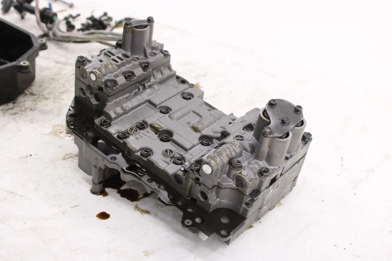 2015-2016 MINI Countryman Cooper S Valve Body (6-Spd Auto) image 4