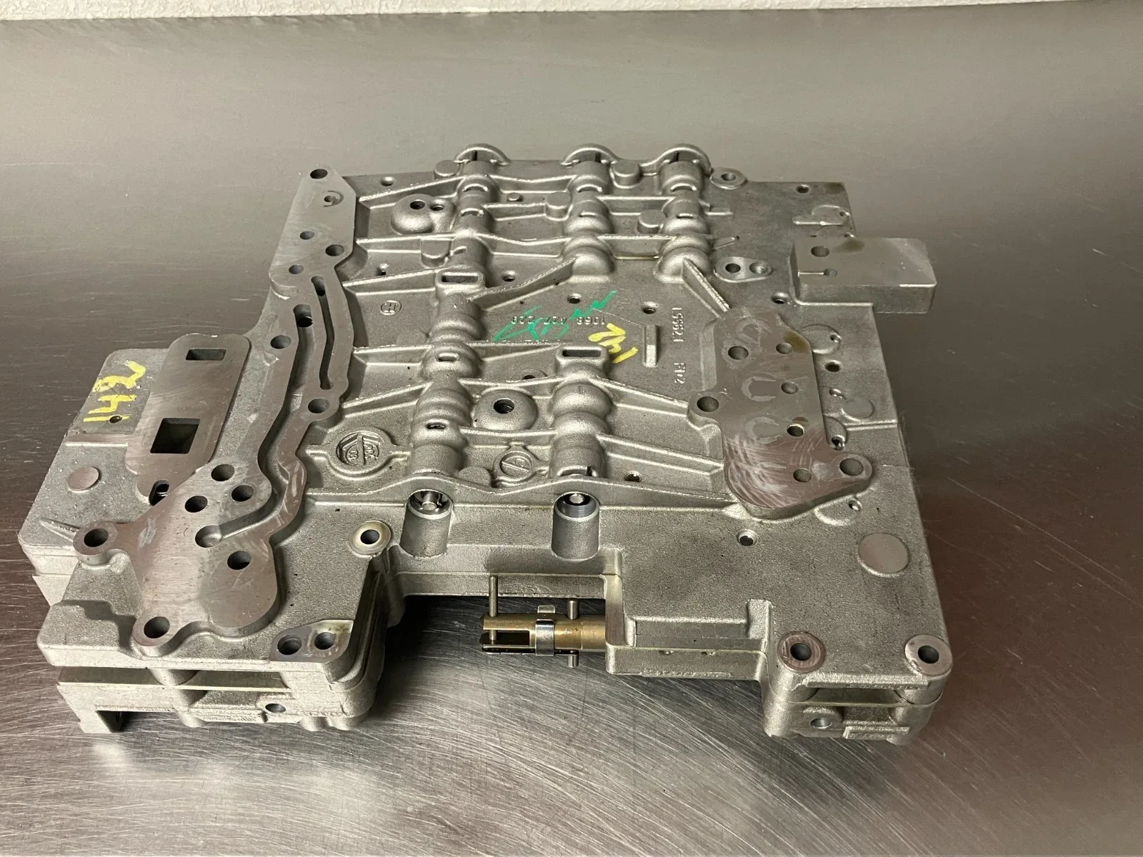 2007-2010 BMW X5 E70 Transmission Control Module Valve Body 6HP19Z A065 image 4