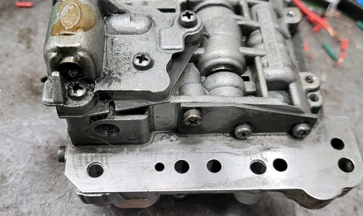 Ford Valve Body D4OP-7A126-AA D3AP-7A092-EA OEM Used image 3