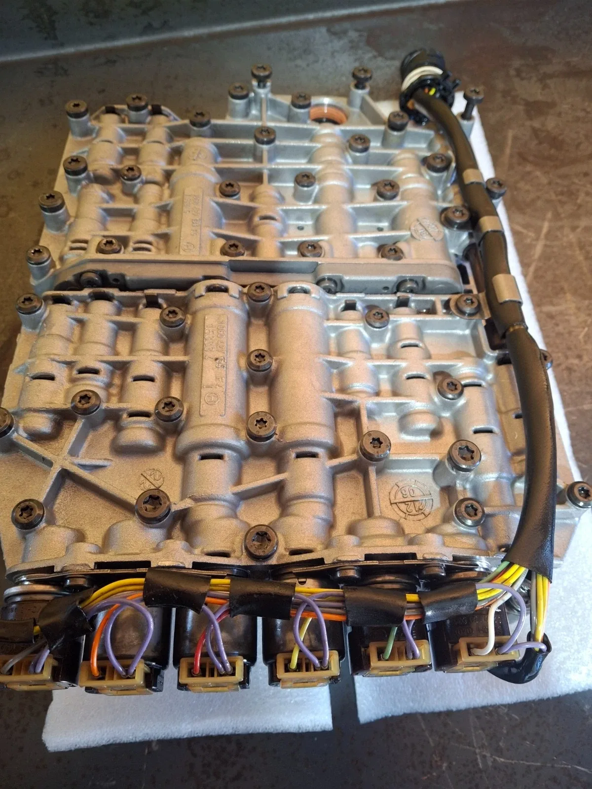 1998 Porsche Boxster (986) Tiptronic Transmission Valve Body 1060-427-135 image 2