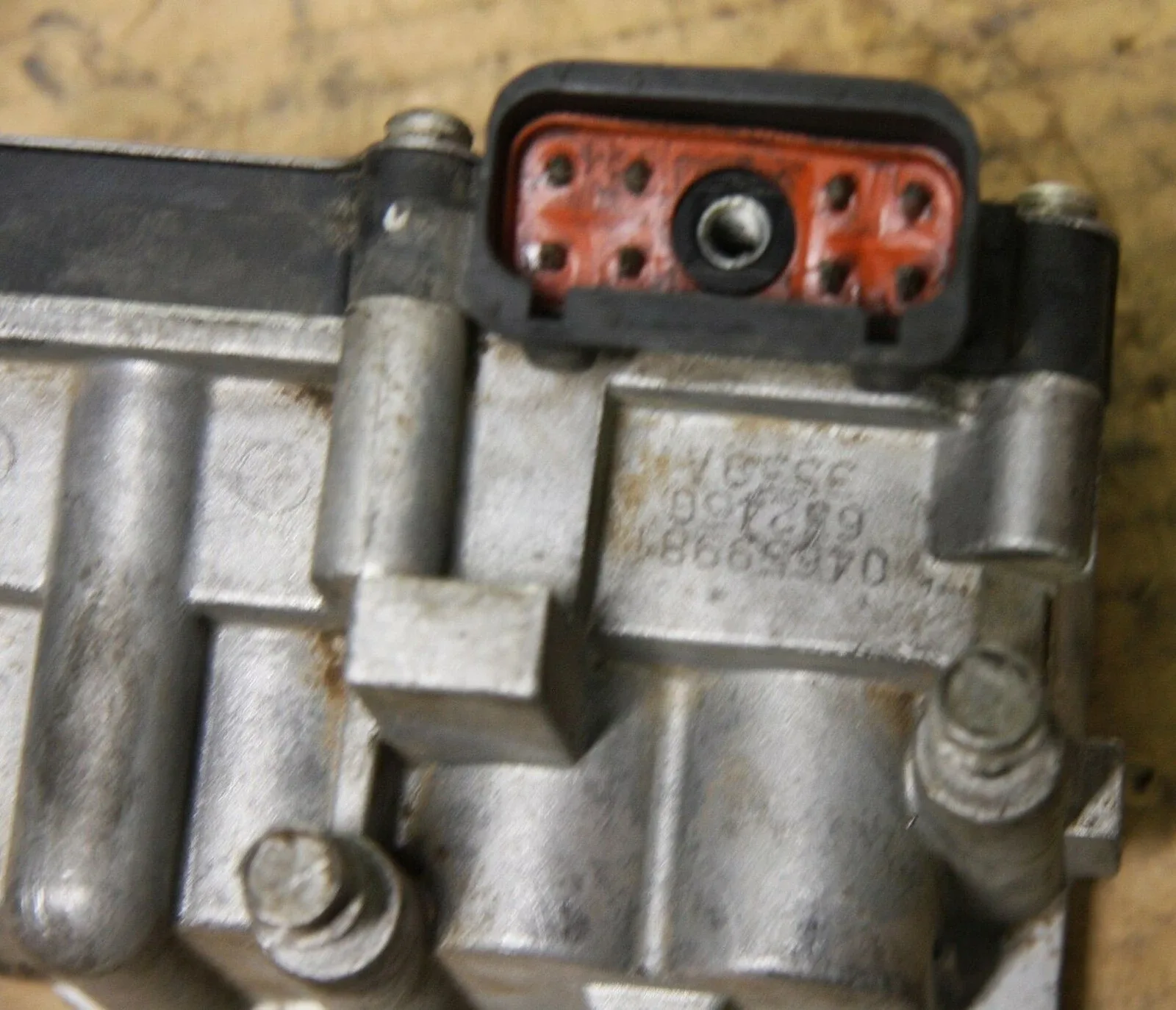 Chrysler 41TE (A604) Valve Body Solenoid Block - Used image 4
