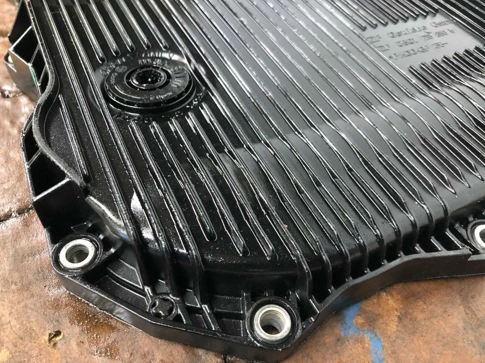 2010-2013 BMW X5 X6 4.4L Mechatronic Valve Body Cover (Valve Body) image 2