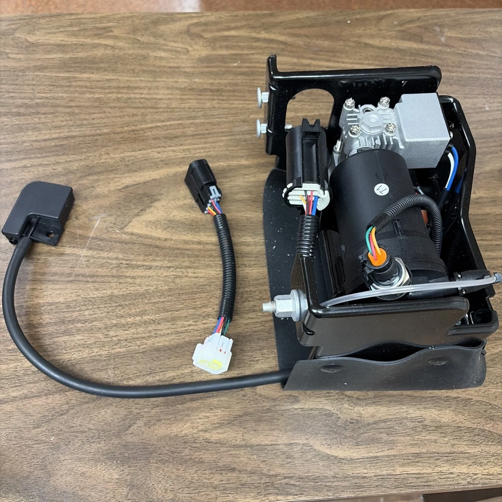 2001-2016 Cadillac Chevy Air Ride Suspension Compressor 15254590 image 3