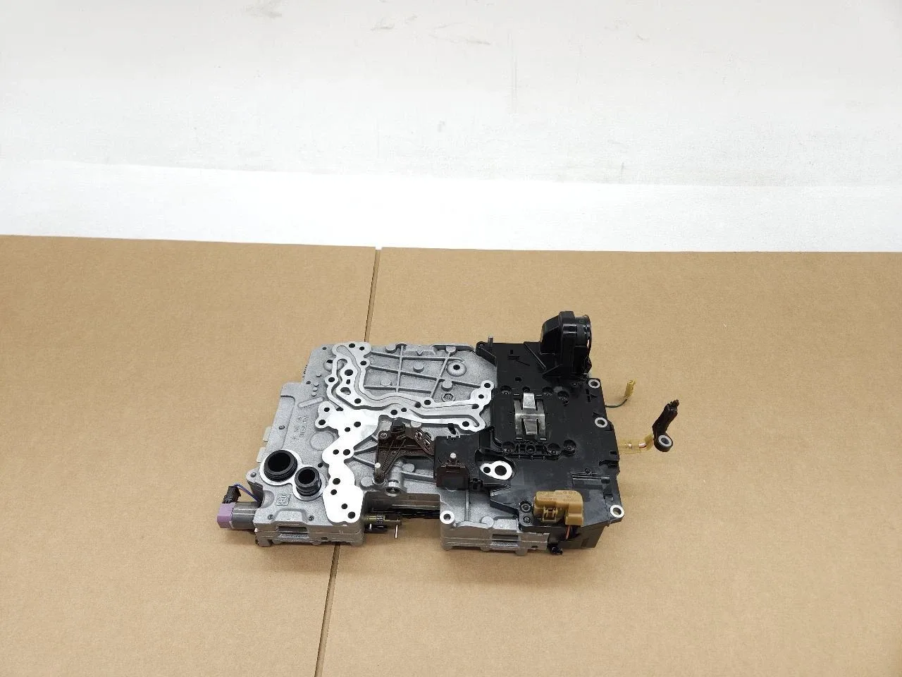 2017-2023 BMW G30 Hybrid Transmission Mechatronics Valve Body OEM 24008672572