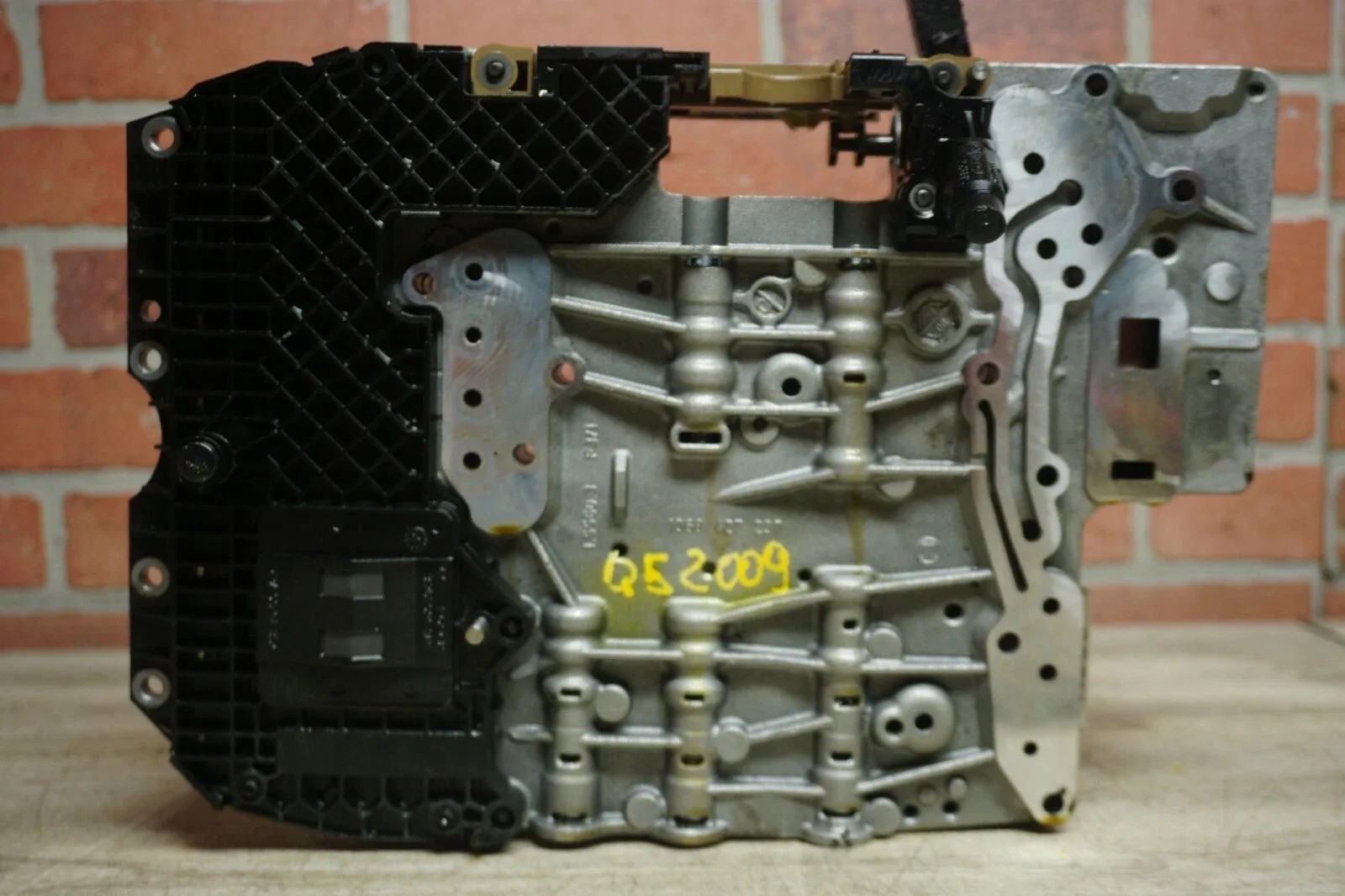 2009-2010 Audi Q5 Transmission Valve Body OEM 0260550040 image 4