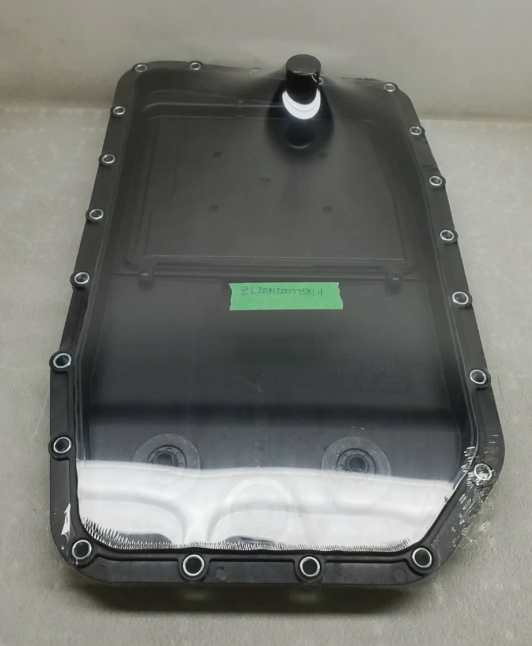 ZL201420077581.4 Automotive Transmission Oil Pan ZL201420077581.4