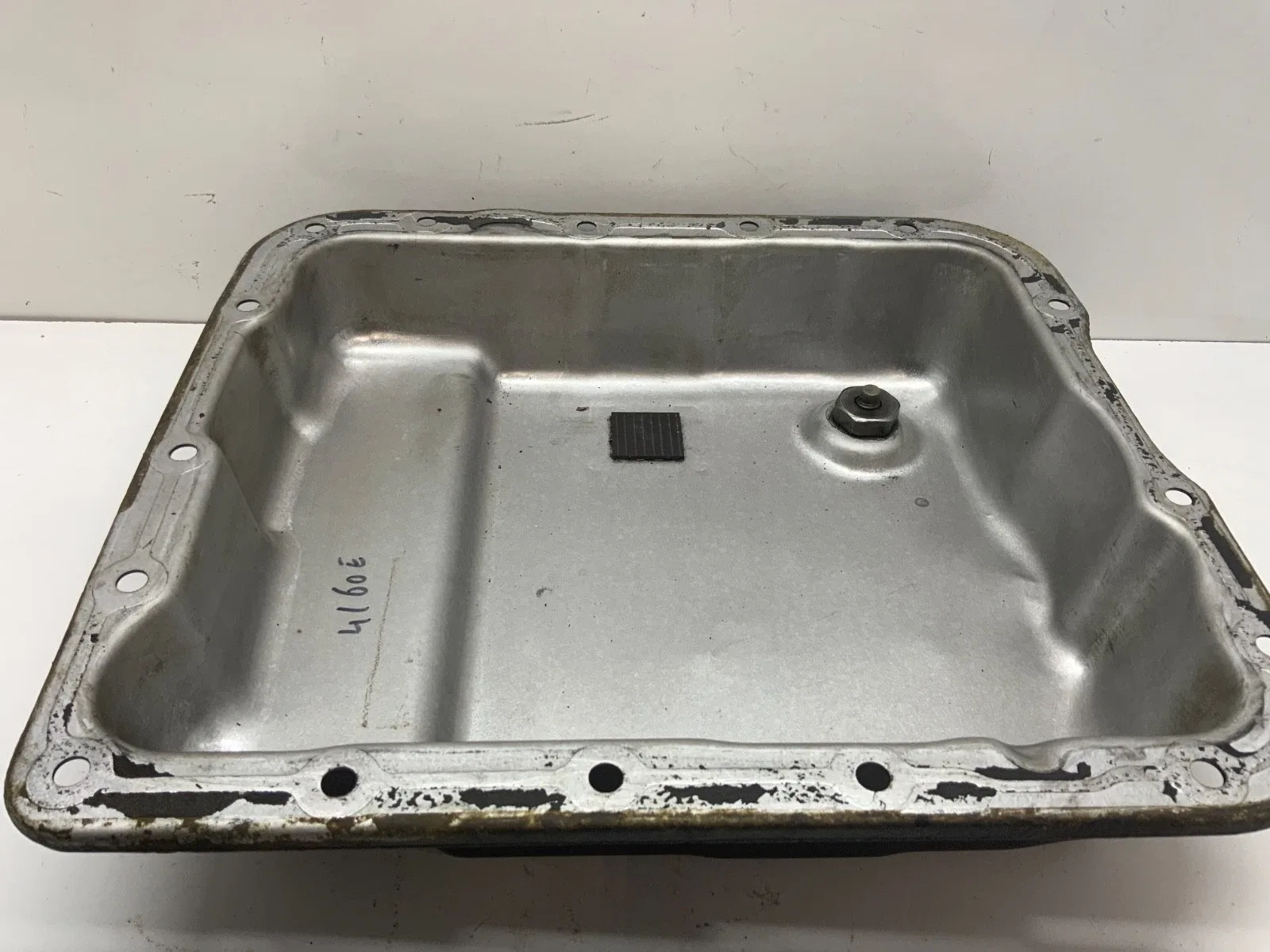 1997-2012 GM 4160E Transmission Oil Pan w/ Drain Plug — 3 in Deep image 3