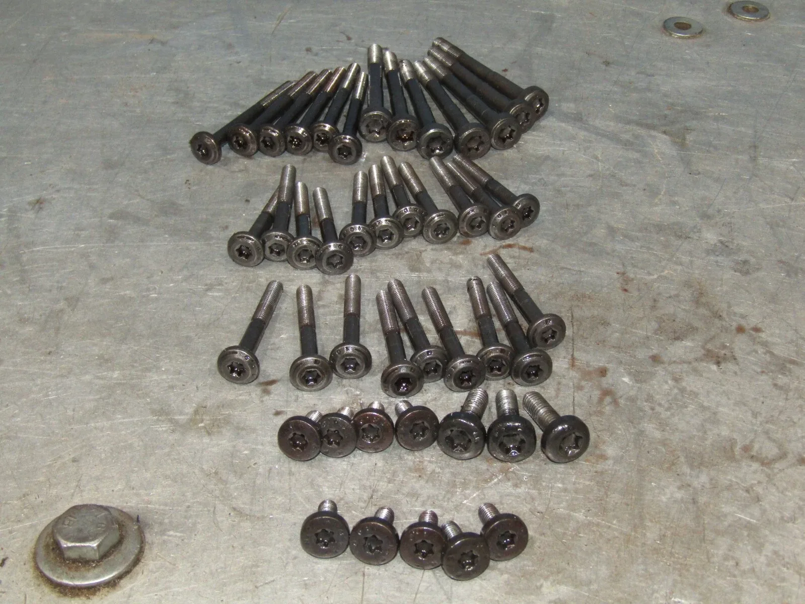 2009-2012 Hyundai Genesis 4.6L transmission valve body bolt set OEM image 2