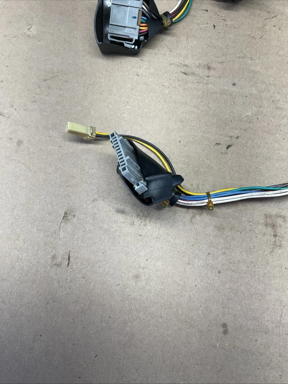 2003 Infiniti G35 5AT Valve Body Wire Harness 31705-90X11 image 3